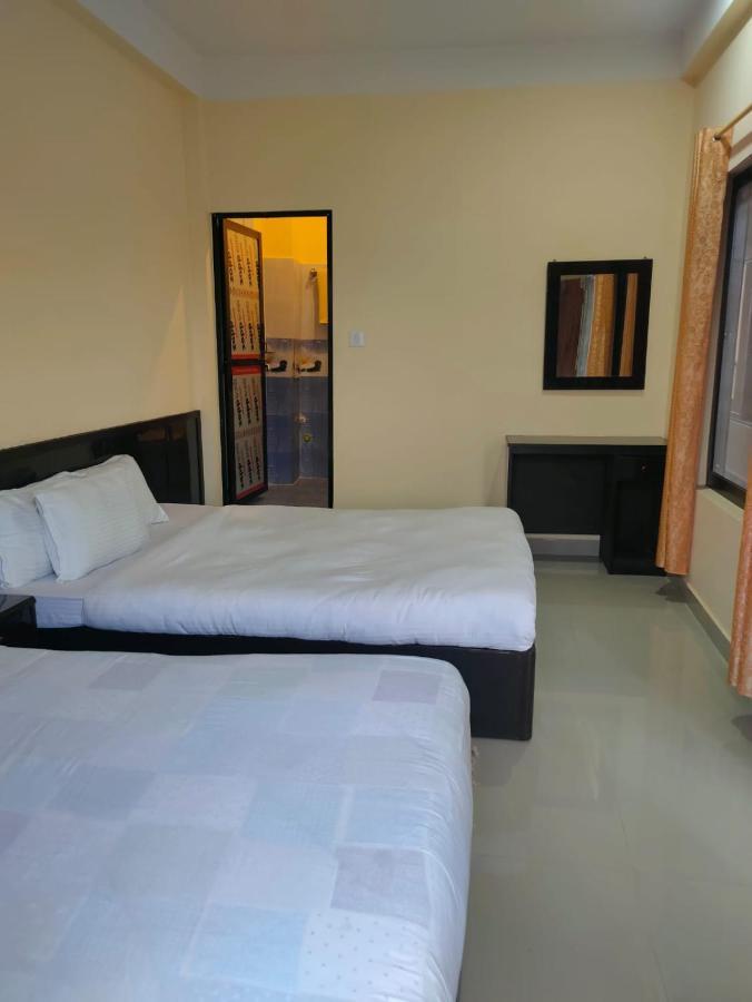 Kavre Guest House Lumbinī Exteriör bild