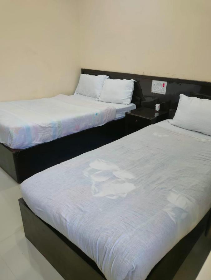 Kavre Guest House Lumbinī Exteriör bild