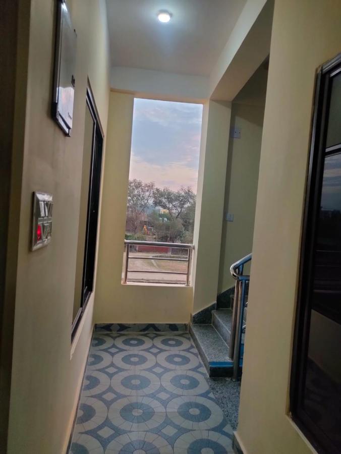 Kavre Guest House Lumbinī Exteriör bild